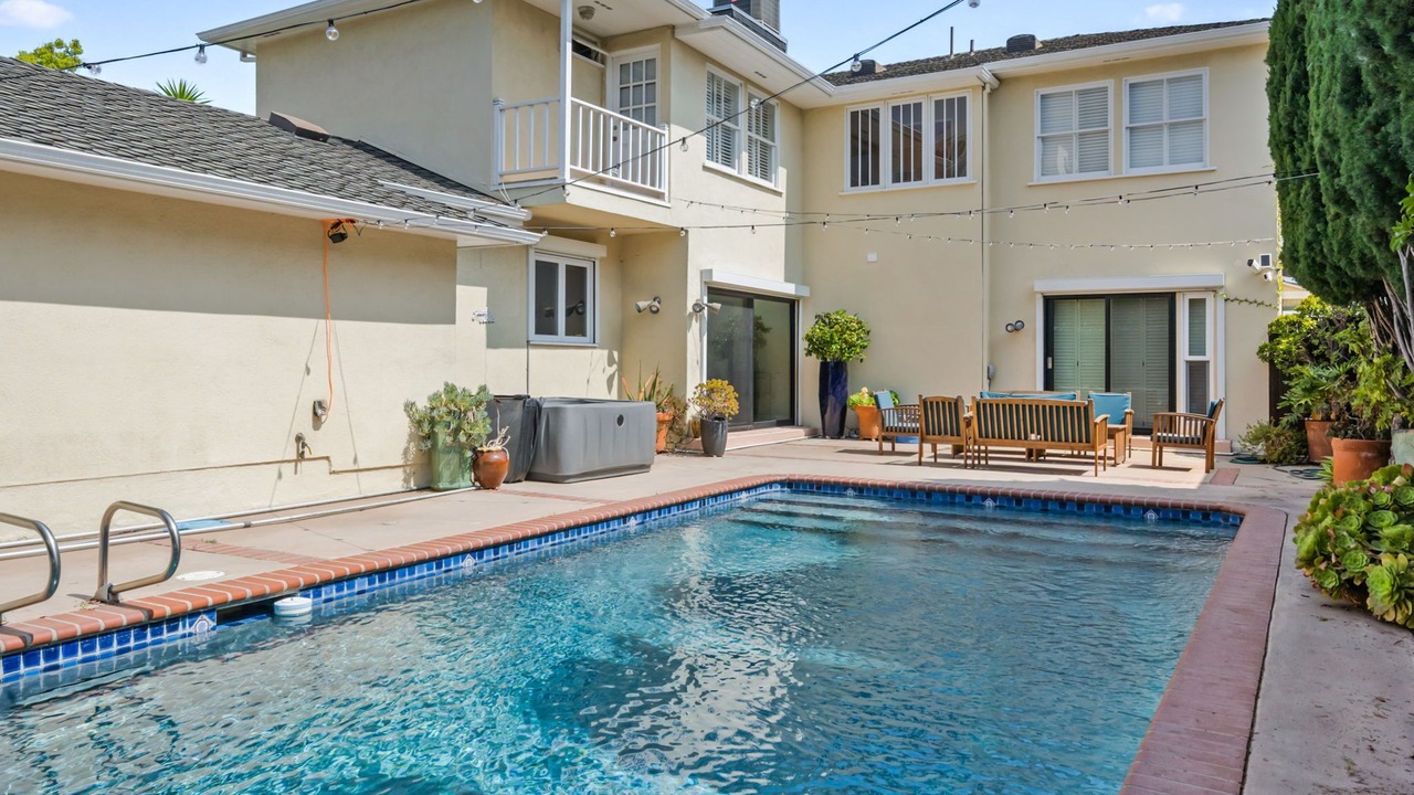 Photo of Outdoor in Pico - Robertson