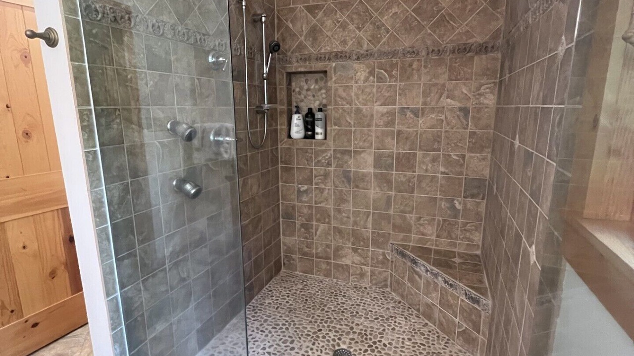Photo of Bathroom in Huntly