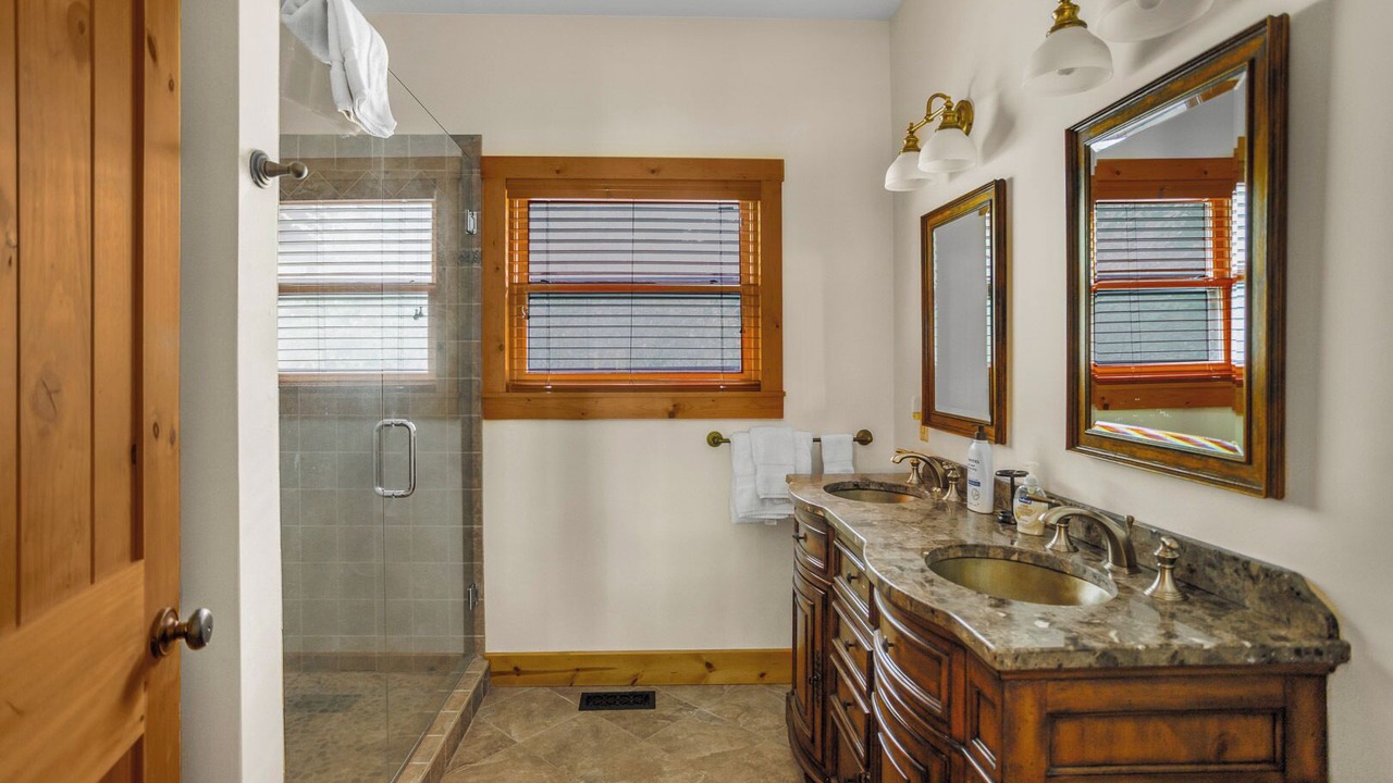 Photo of Bathroom in Huntly