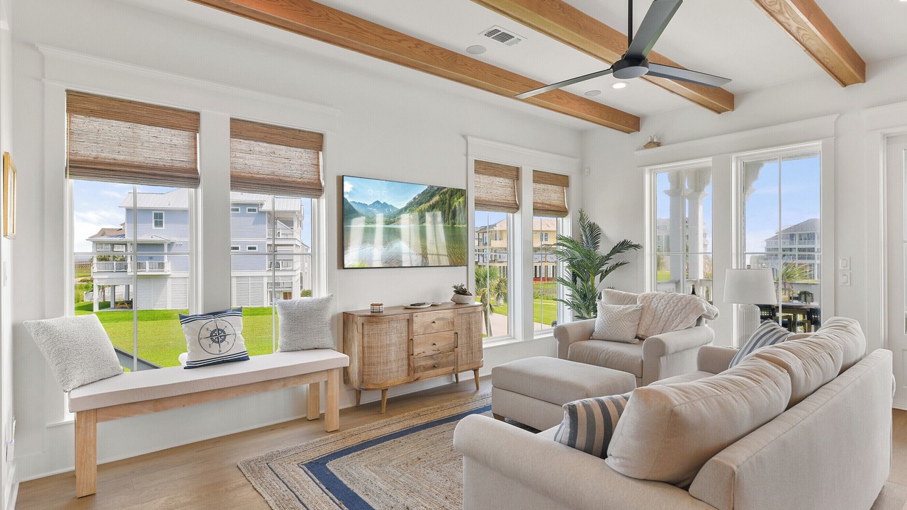 Photo of Livingroom in Red Fish Cove