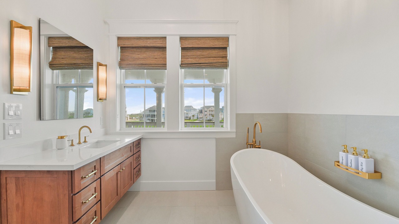 Photo of Bathroom in Red Fish Cove