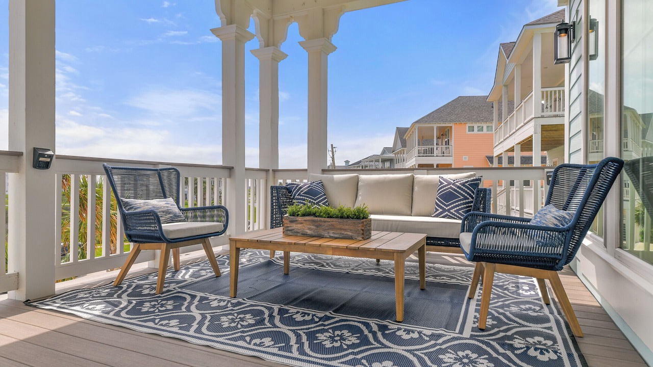 Photo of Patio Balcony in Red Fish Cove