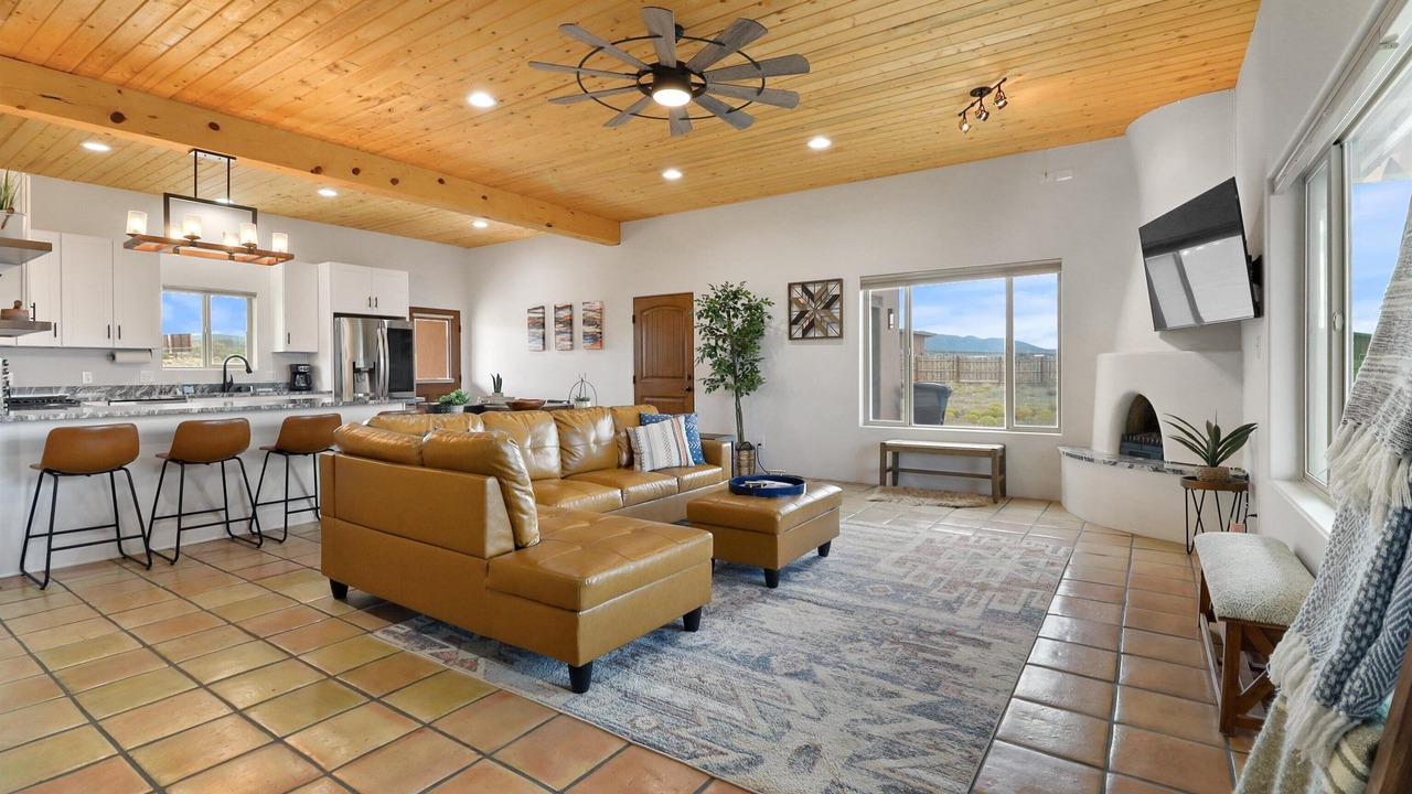 Photo of Livingroom in Taos