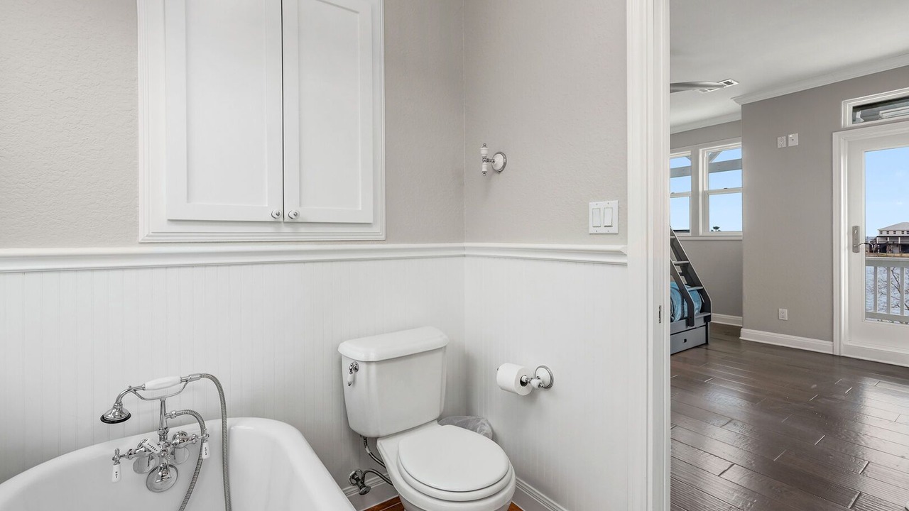 Photo of Bathroom in El Lago