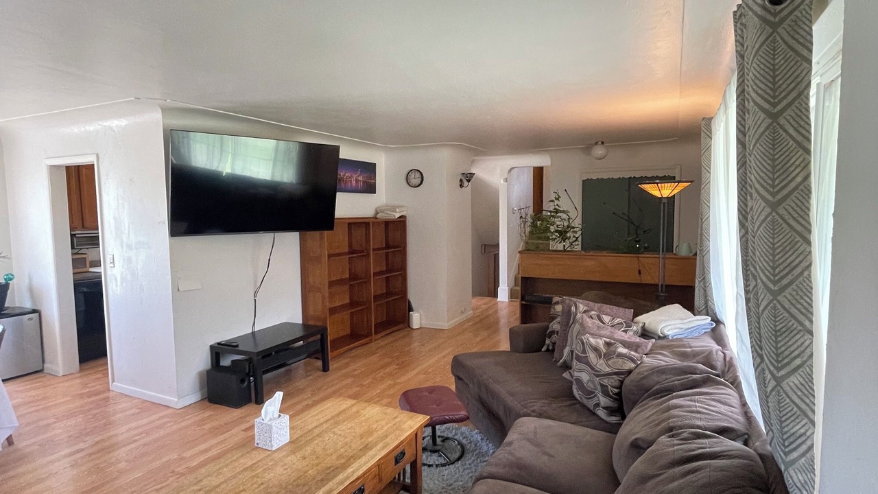 Photo of Livingroom in Pleasant View