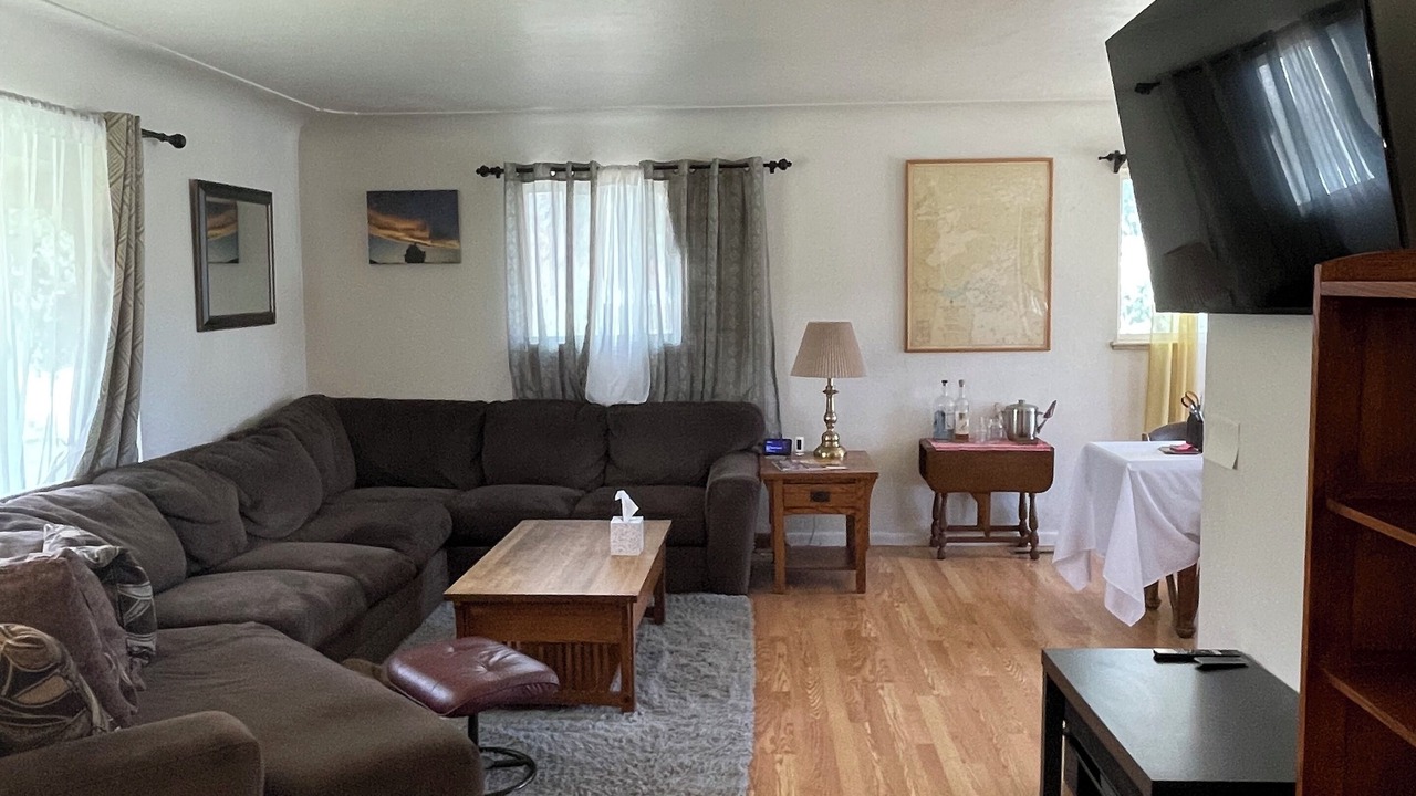 Photo of Livingroom in Pleasant View
