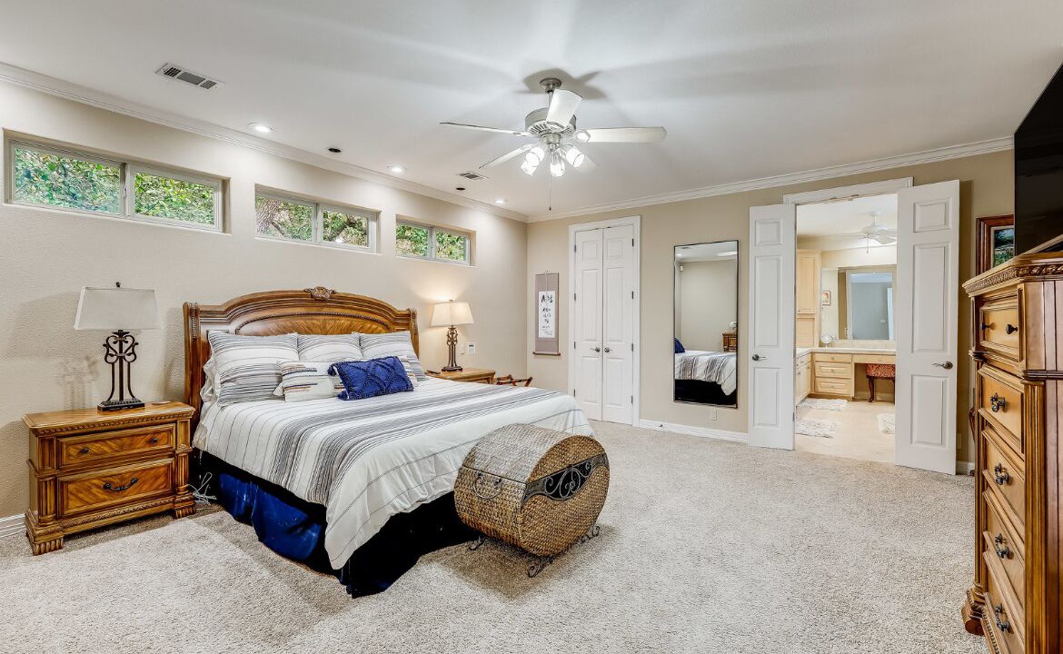 Photo of Bedroom in Point Venture