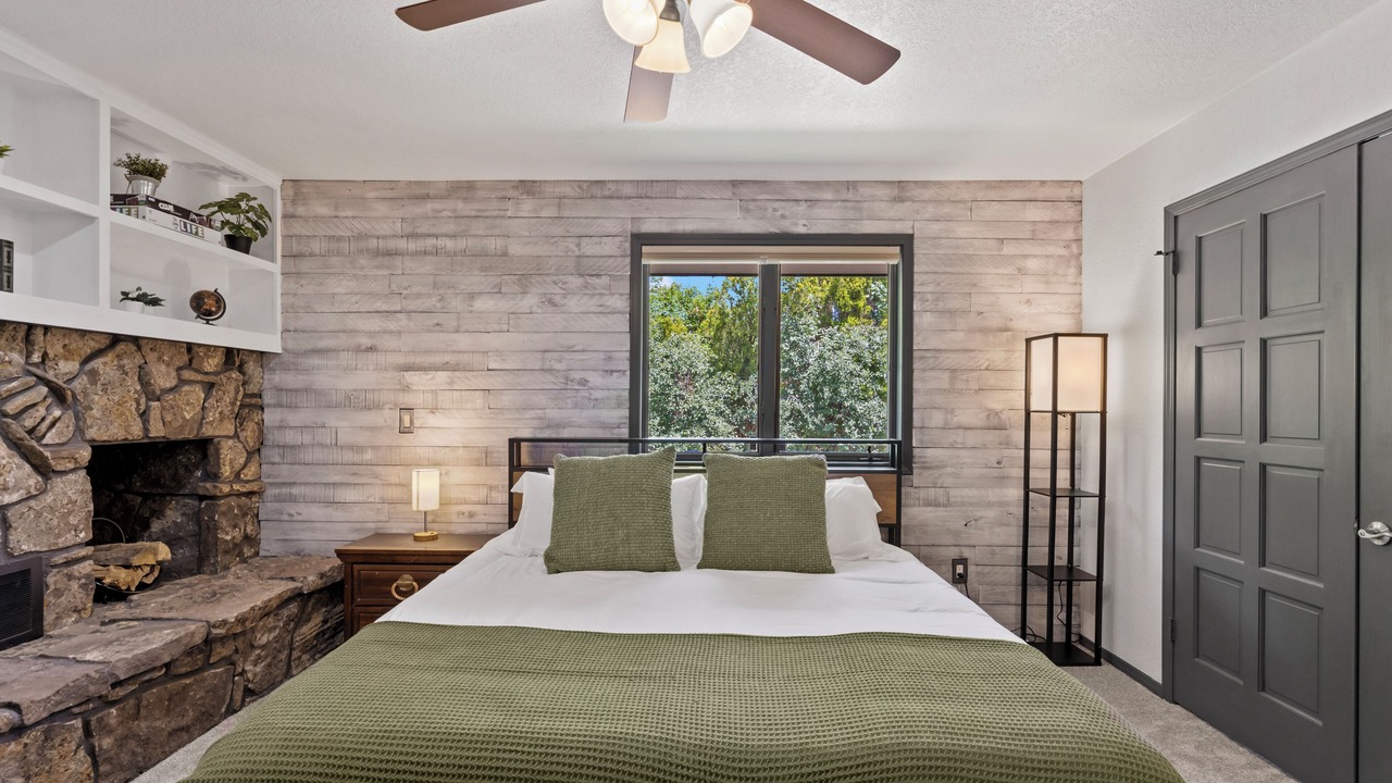 Photo of Bedroom in Scenic Heights
