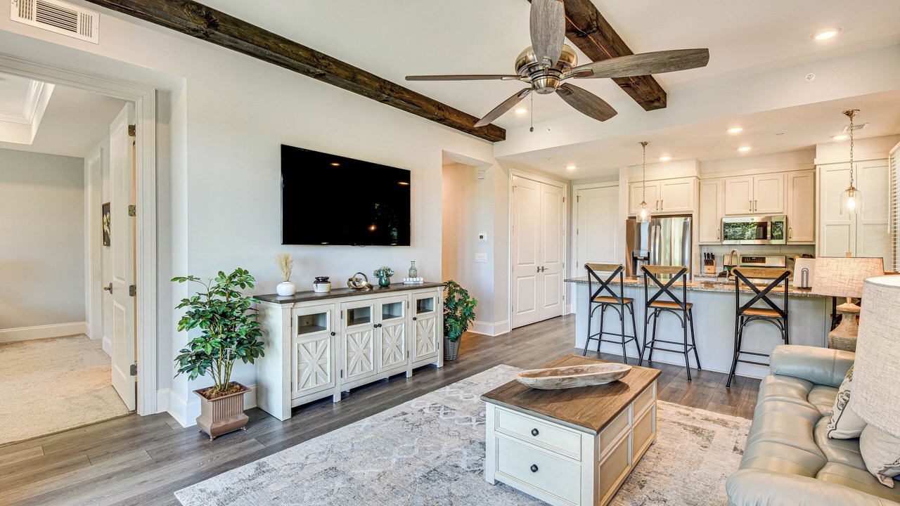Photo of Livingroom in Toccoa