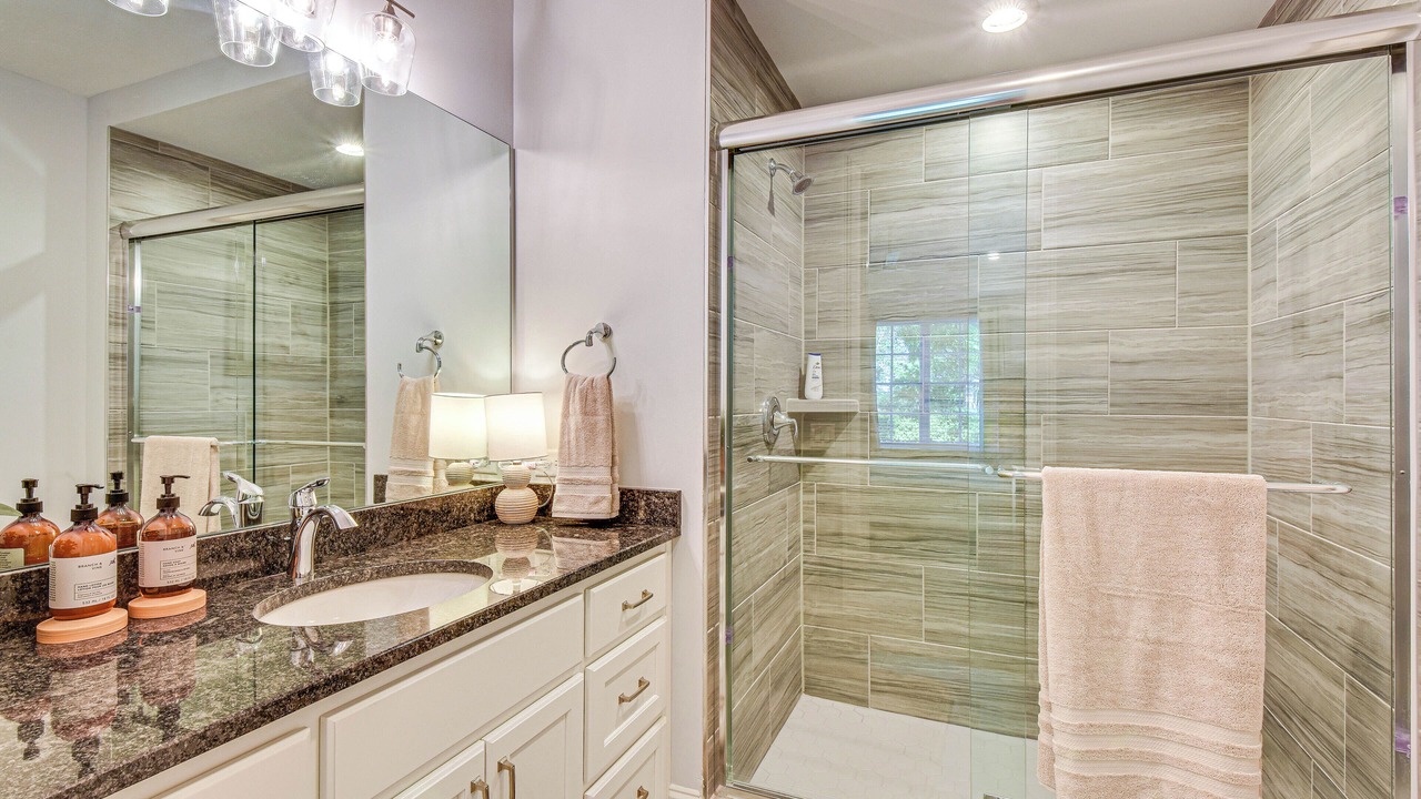 Photo of Bathroom in Toccoa