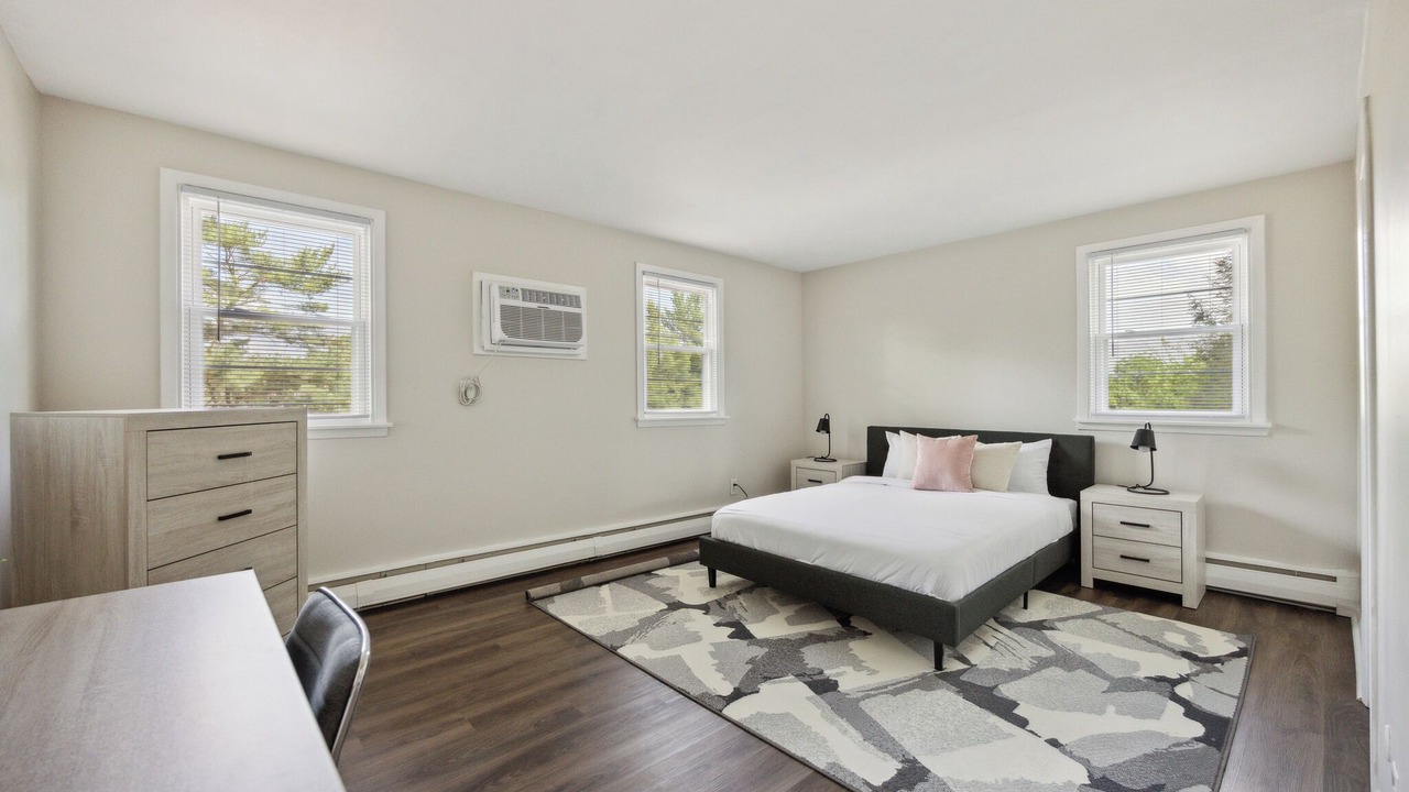 Photo of Bedroom in Newark