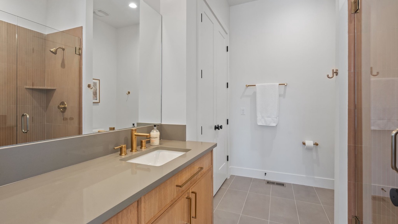 Photo of Bathroom in Hurricane