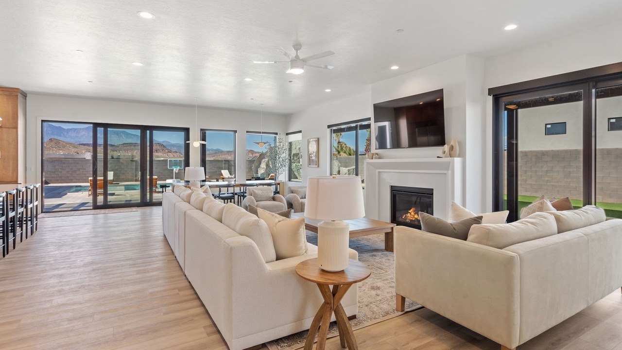 Photo of Livingroom in Hurricane