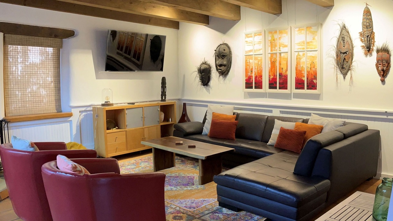 Photo of Livingroom in South Capitol