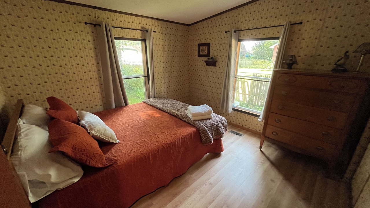 Photo of Bedroom in Sister Lakes
