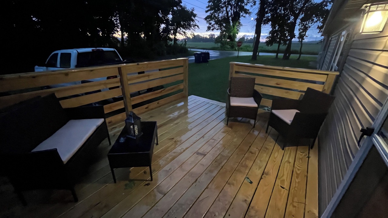 Photo of Patio Balcony in Sister Lakes