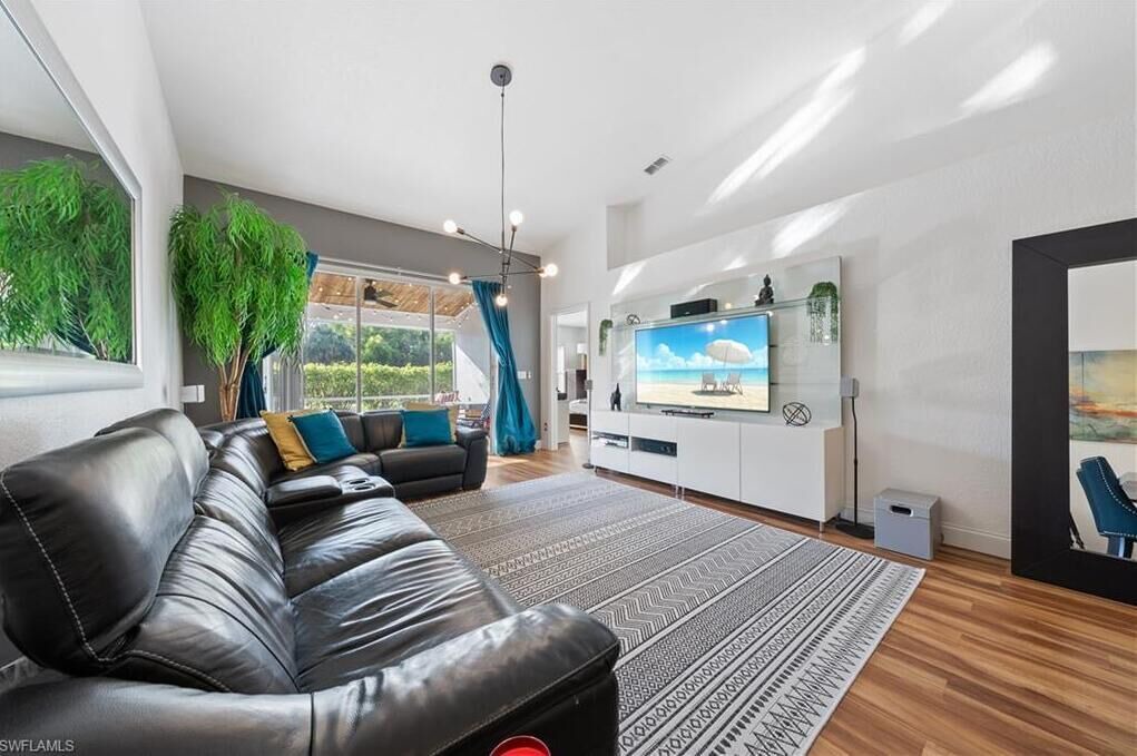 Photo of Livingroom in Kings Lake