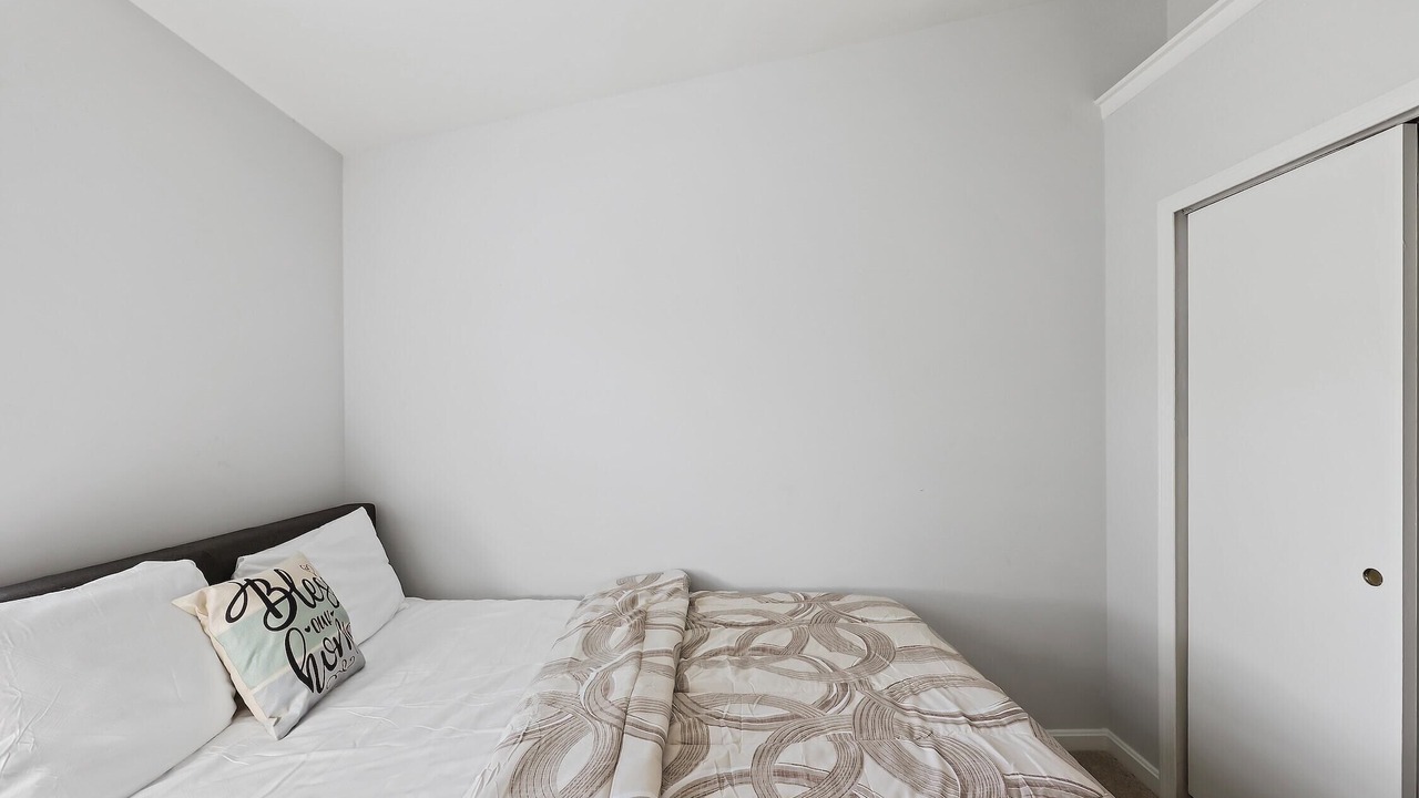 Photo of Bedroom in Calverton