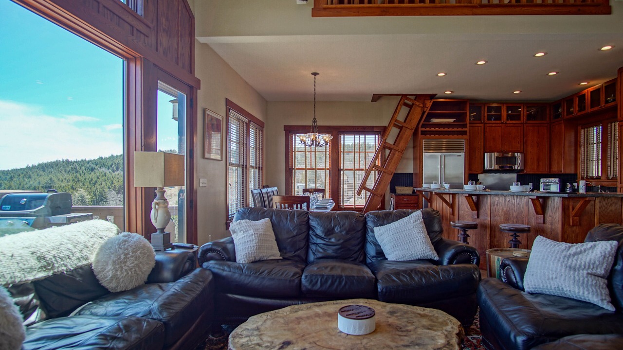 Photo of Livingroom in Snowshoe