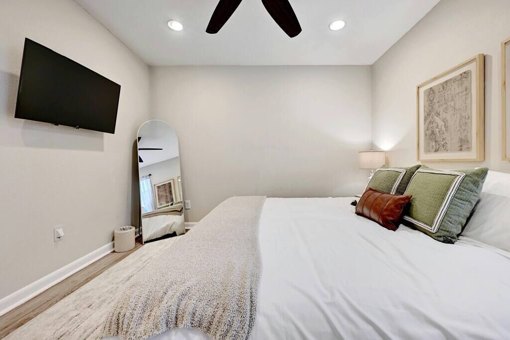 Photo of Bedroom in Greater South River City