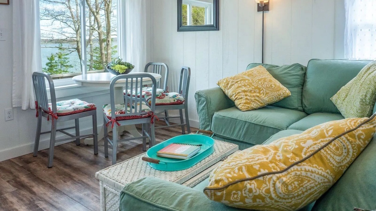 Photo of Livingroom in Salsbury Cove