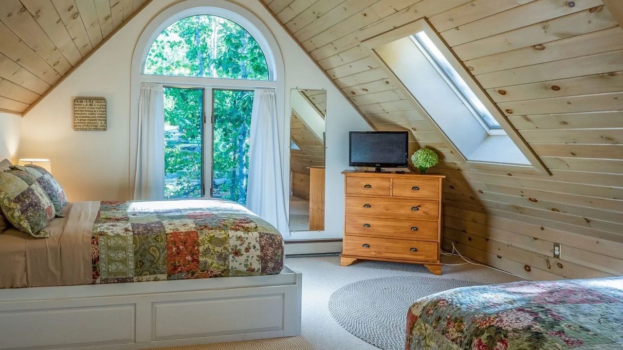 Photo of Bedroom in Salsbury Cove