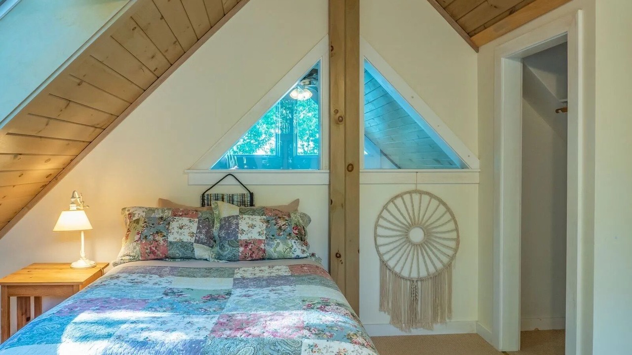Photo of Bedroom in Salsbury Cove