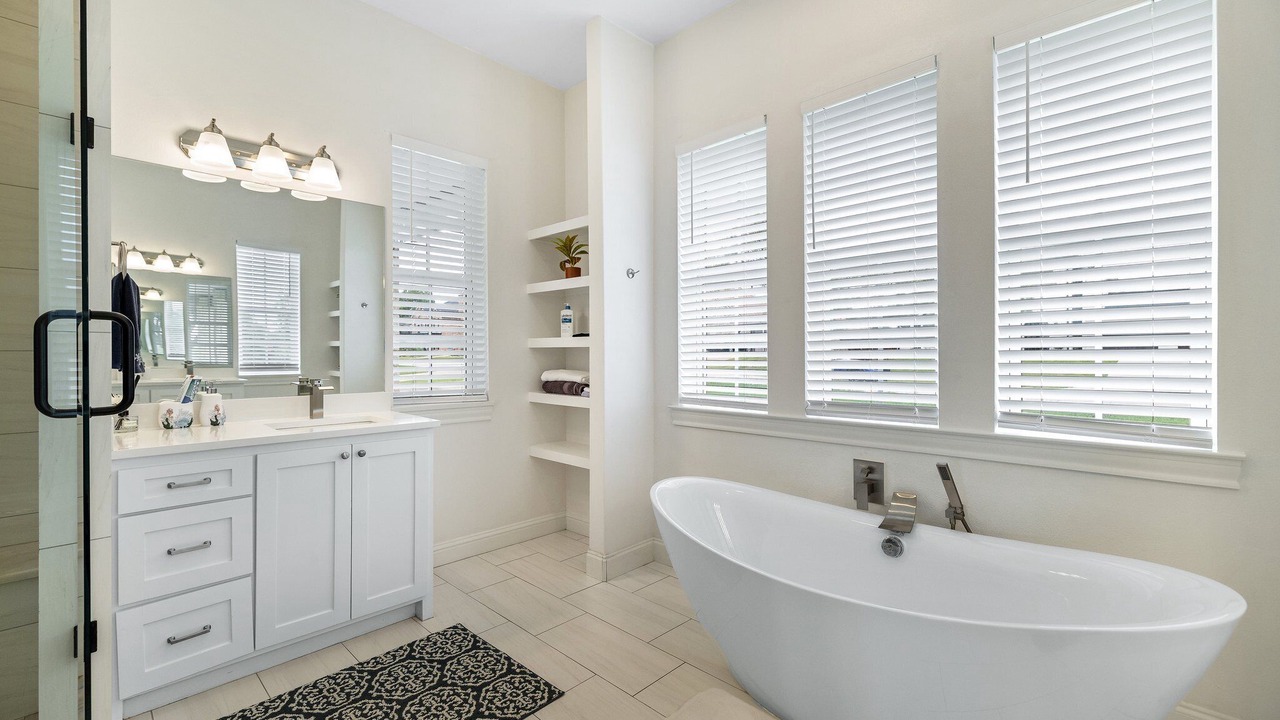 Photo of Bathroom in Lakewood Village