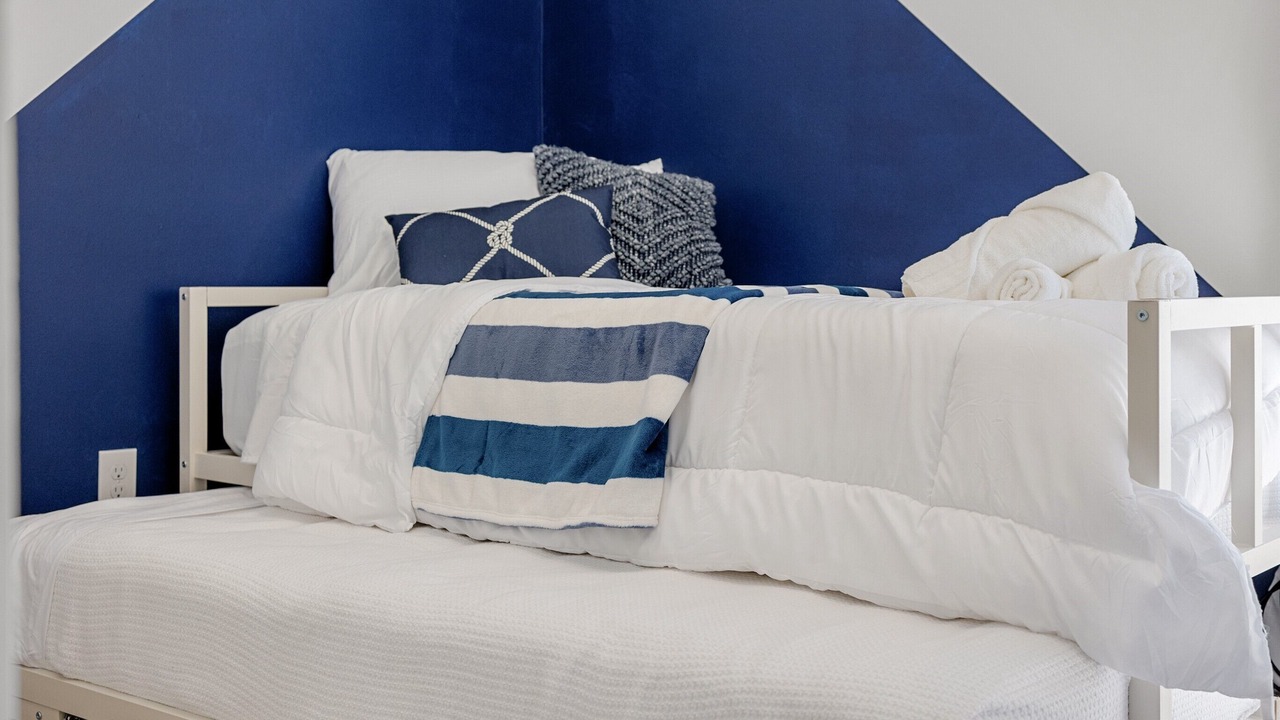 Photo of Bedroom in Issue