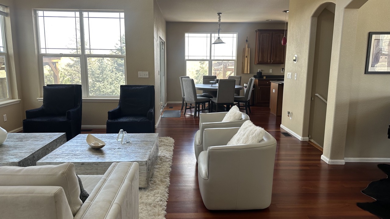 Photo of Livingroom in Aurora