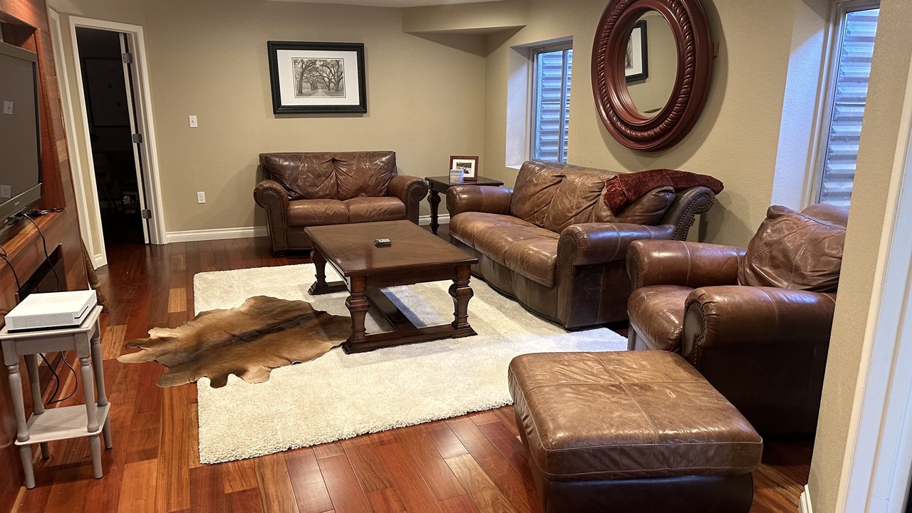 Photo of Livingroom in Aurora