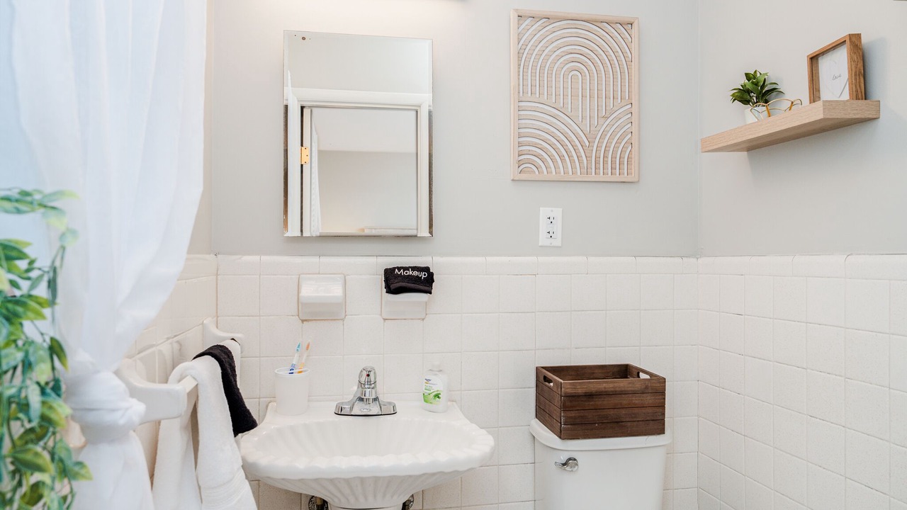 Photo of Bathroom in Alabaster