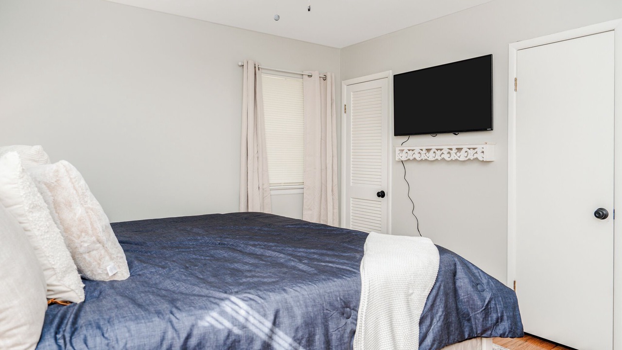 Photo of Bedroom in Alabaster