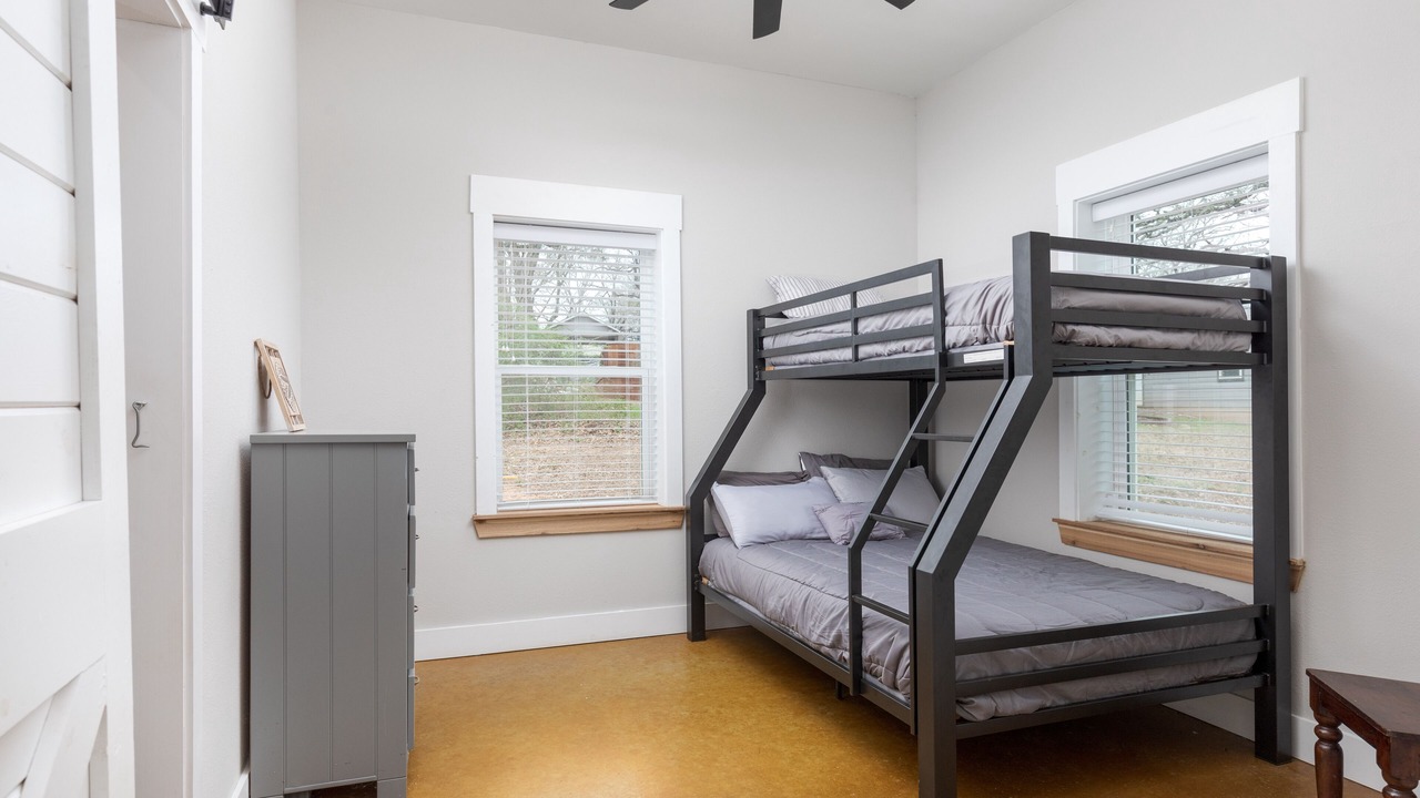 Photo of Bedroom in Pottsboro