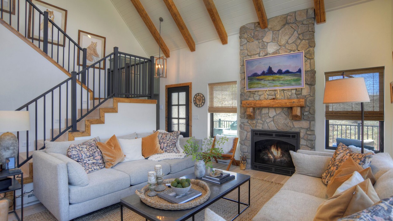 Photo of Livingroom in Creede