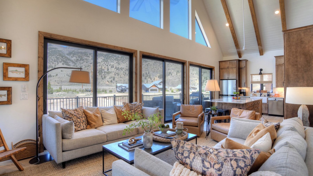 Photo of Livingroom in Creede