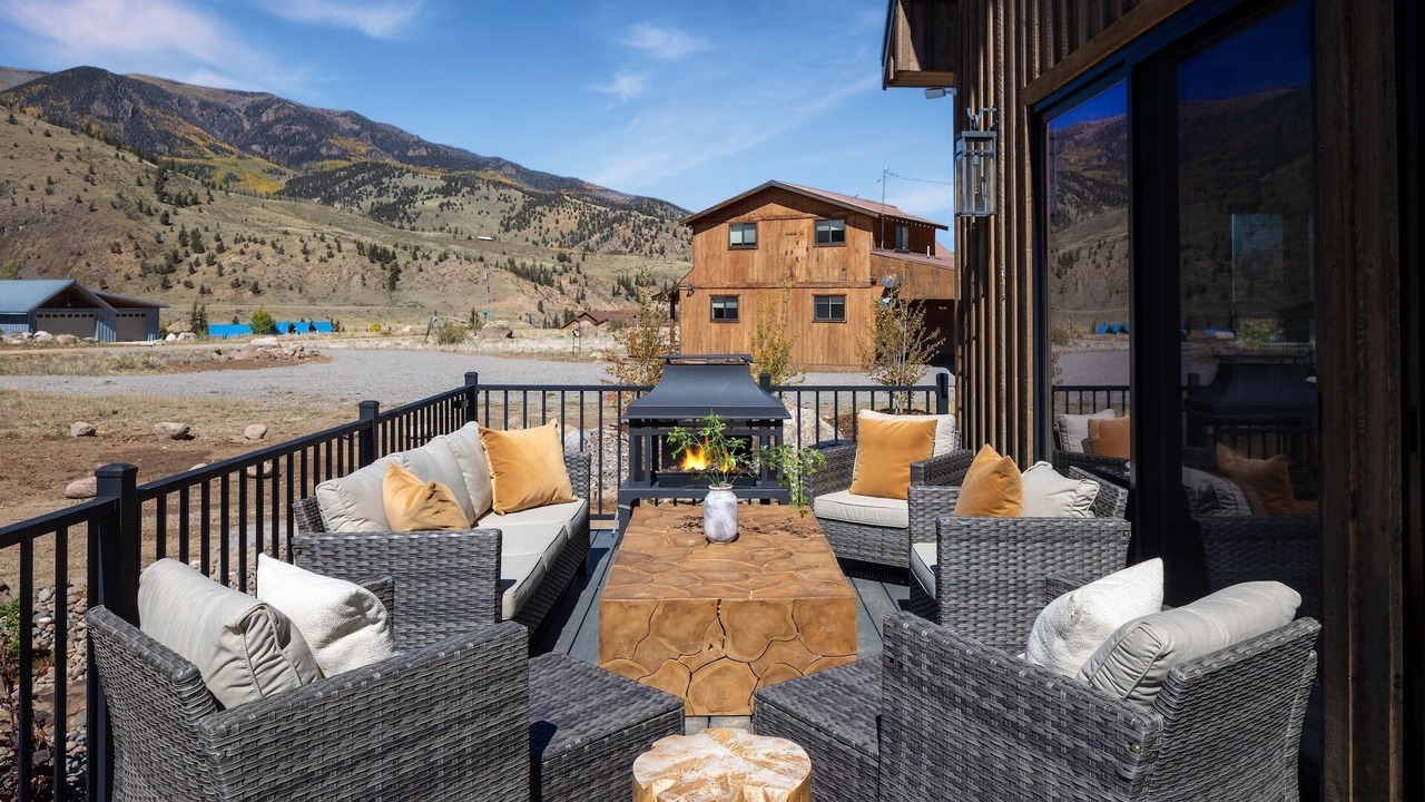 Photo of Livingroom in Creede