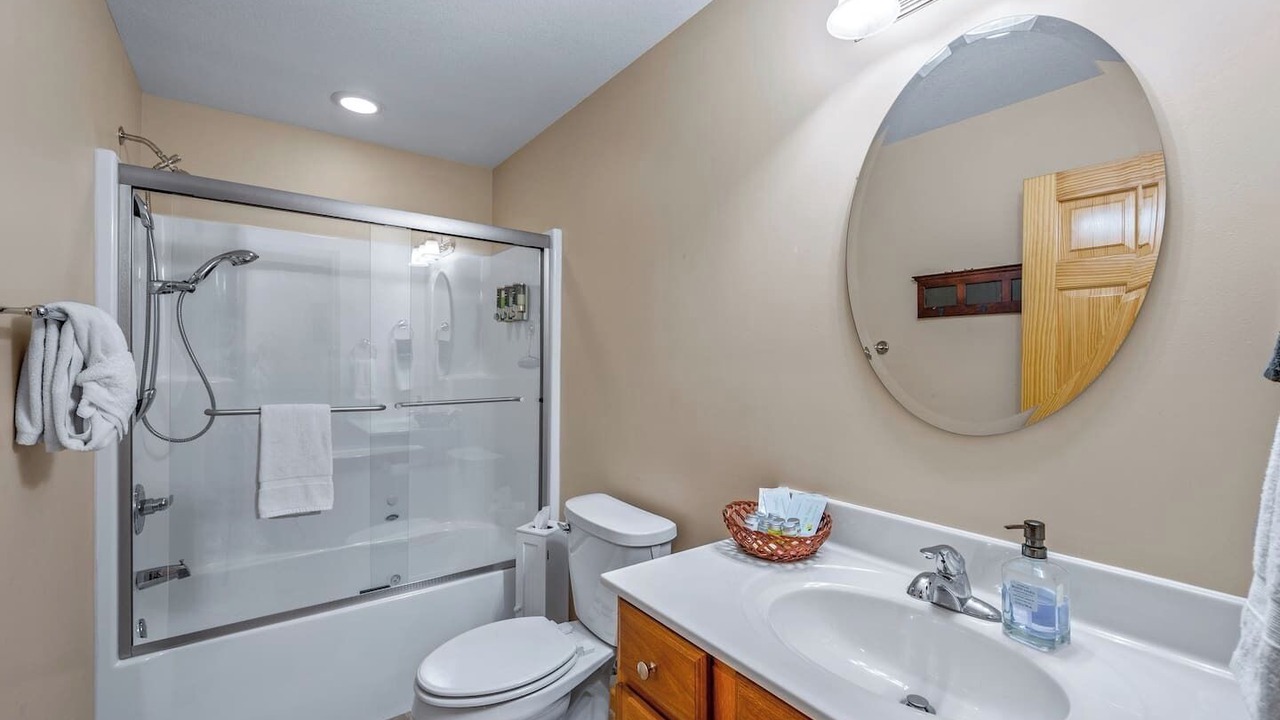 Photo of Bathroom in Kodak