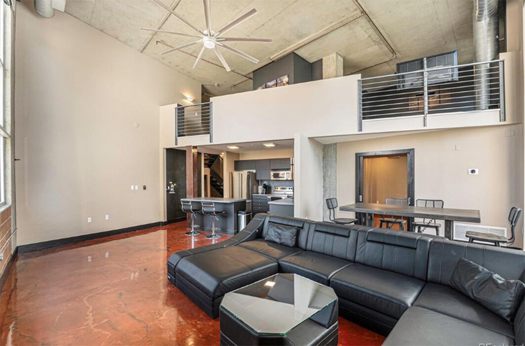 Photo of Livingroom in Golden Triangle