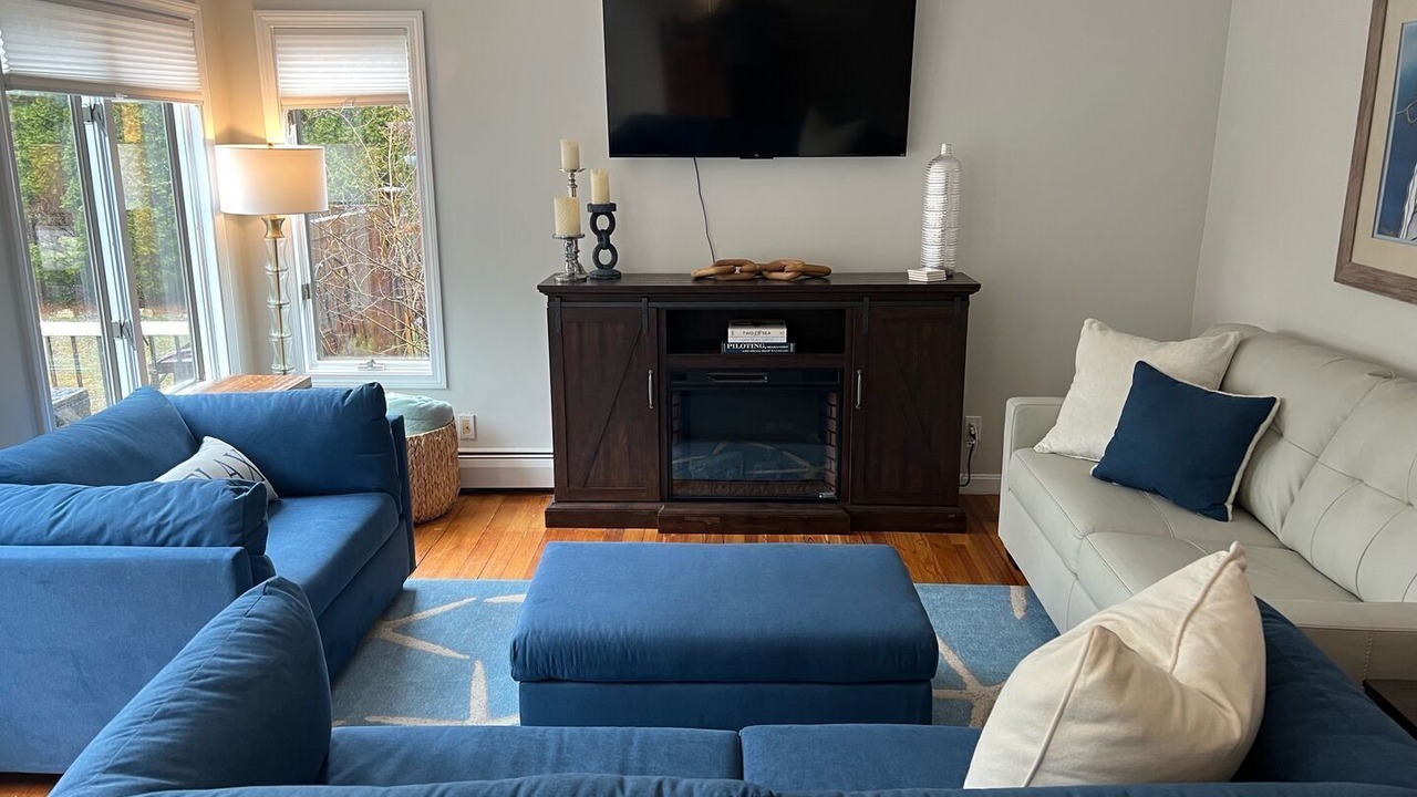Photo of Livingroom in Wakefield-Peacedale