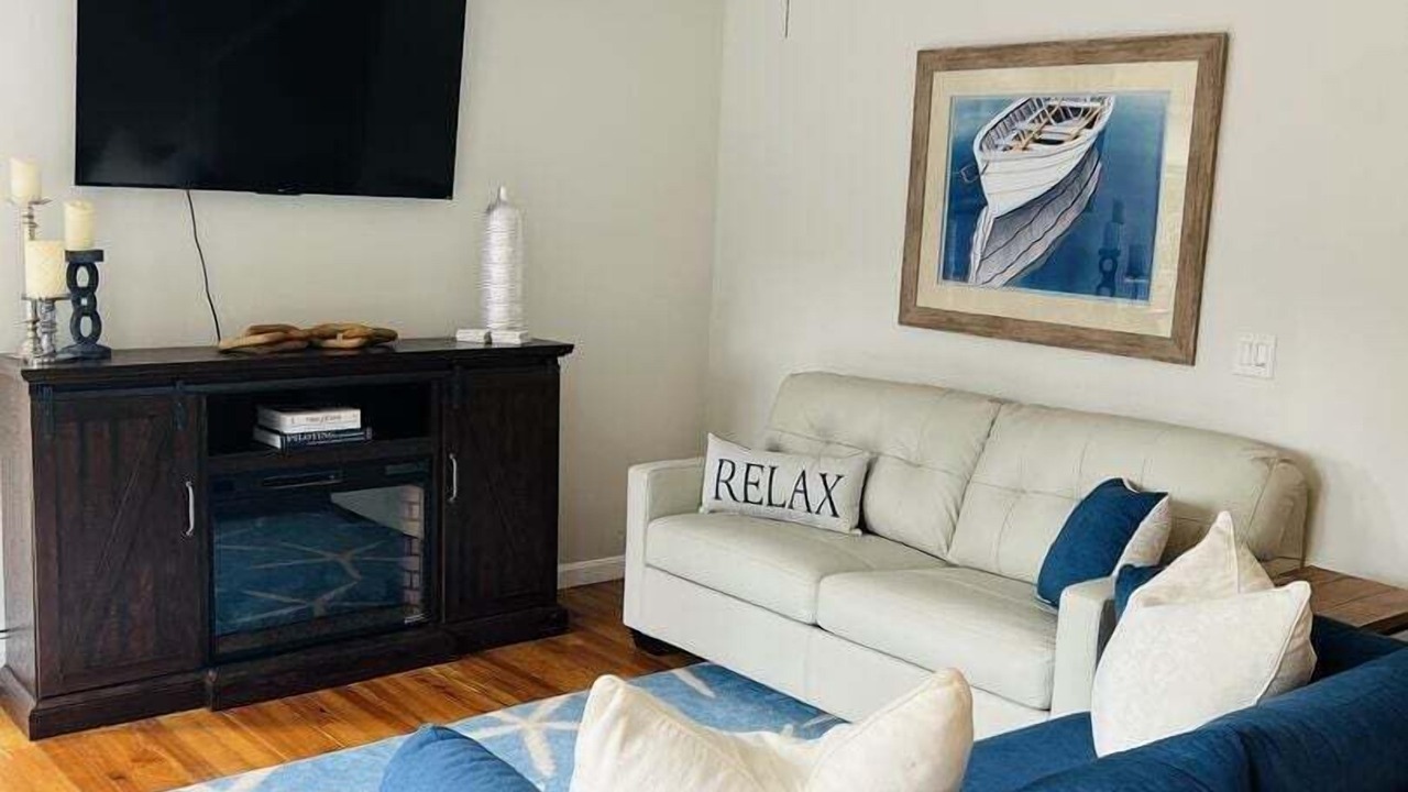Photo of Livingroom in Wakefield-Peacedale
