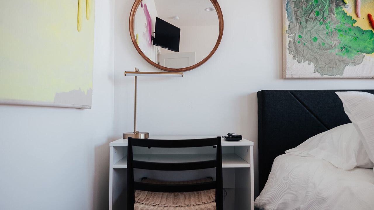 Photo of Bedroom in People's Freeway