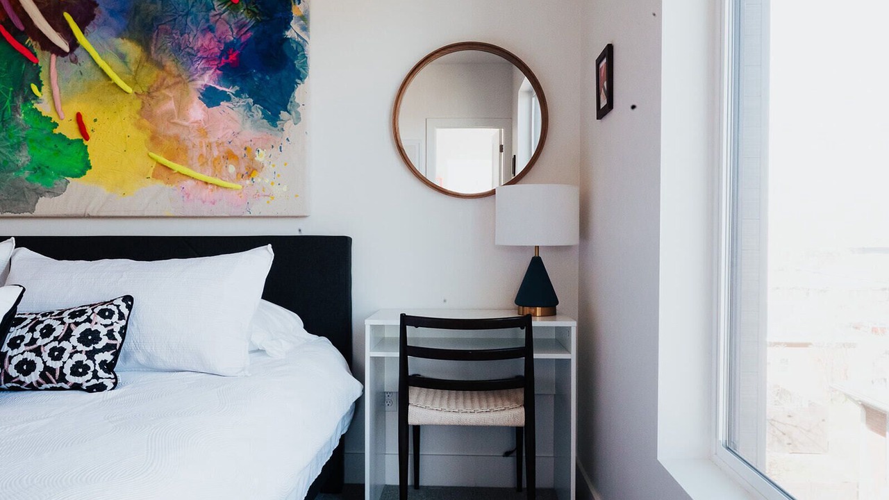 Photo of Bedroom in People's Freeway