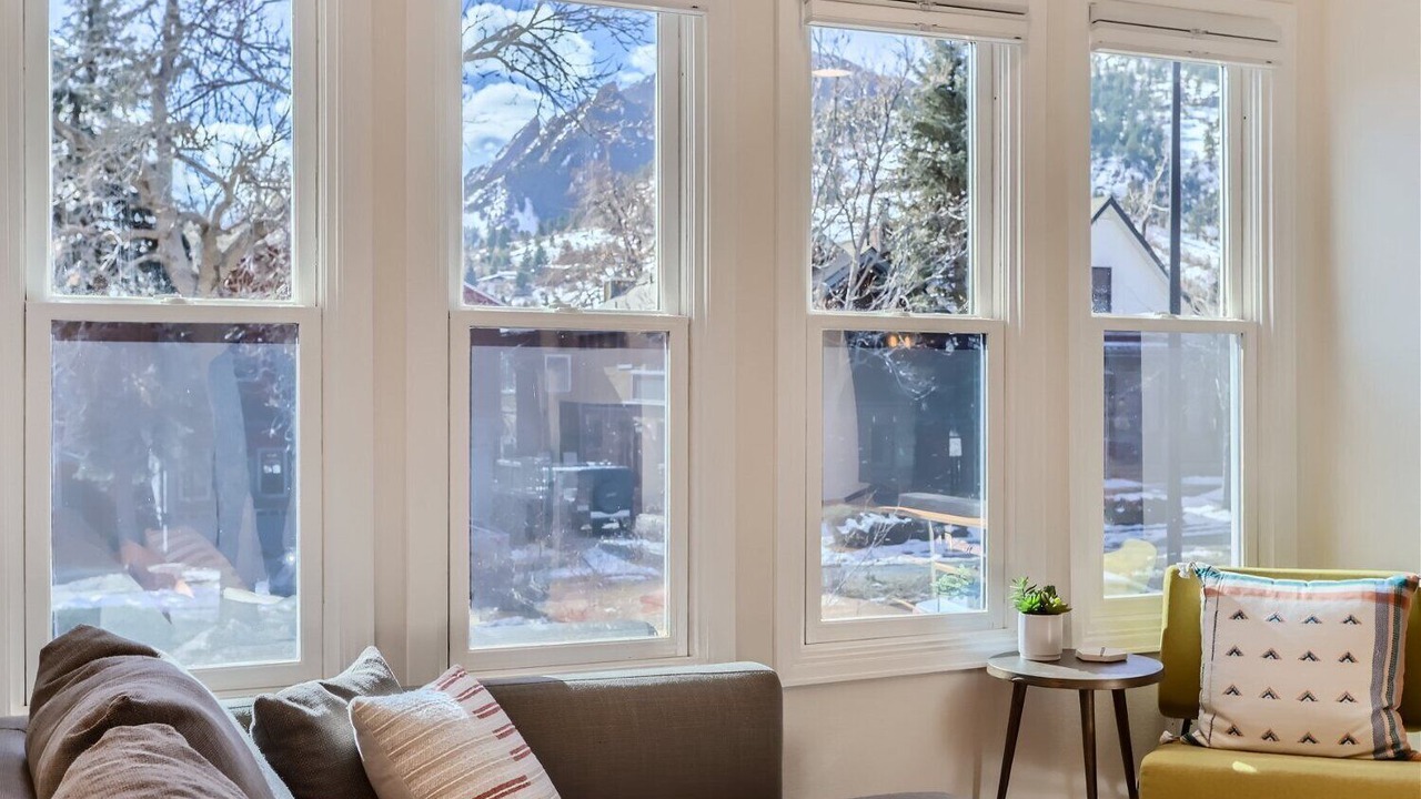 Photo of Livingroom in Central Boulder