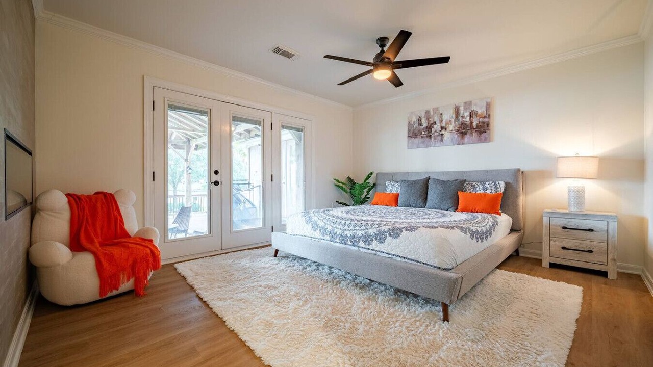Photo of Bedroom in Nassau Bay