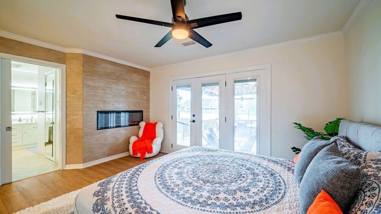 Photo of Bedroom in Nassau Bay