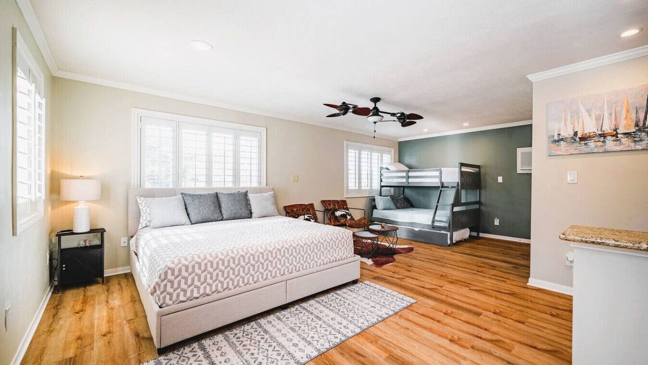 Photo of Bedroom in Nassau Bay