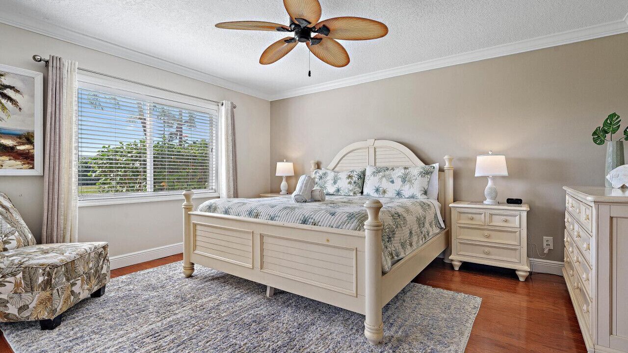 Photo of Bedroom in Jupiter Bay