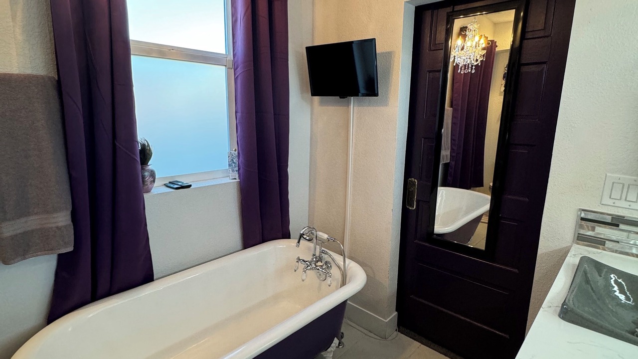 Photo of Bathroom in Lincoln Park