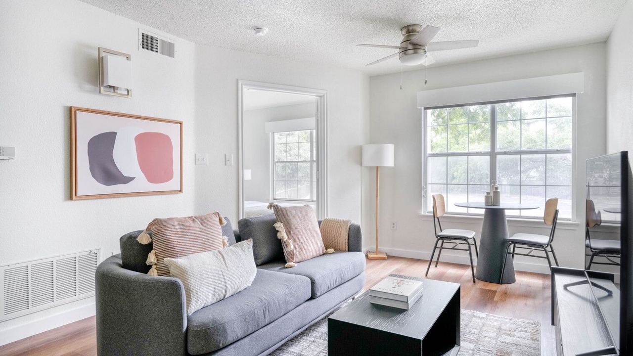 Photo of Livingroom in Gateway